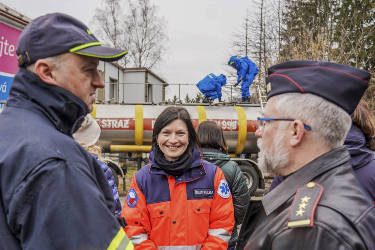 FOTOGALERIE: Rozsáhlé taktické cvičení prověřila schopnosti záchranných složek u havárie cisterny