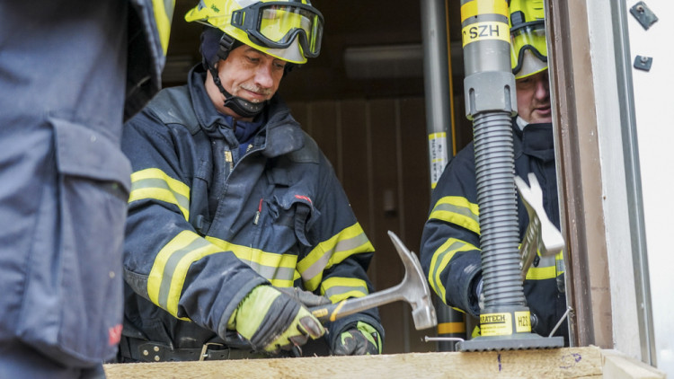 FOTOGALERIE: Rozsáhlé taktické cvičení prověřila schopnosti záchranných složek u havárie cisterny