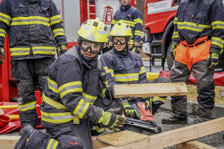 FOTOGALERIE: Rozsáhlé taktické cvičení prověřila schopnosti záchranných složek u havárie cisterny
