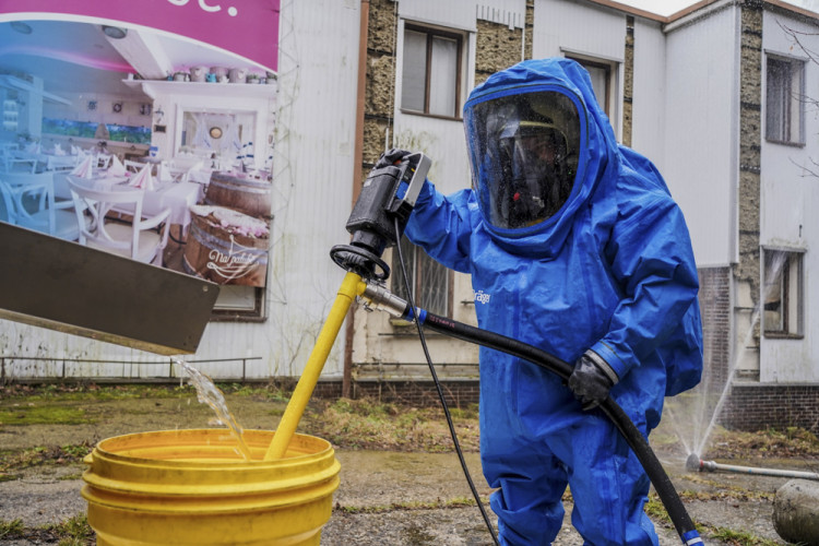 FOTOGALERIE: Rozsáhlé taktické cvičení prověřila schopnosti záchranných složek u havárie cisterny