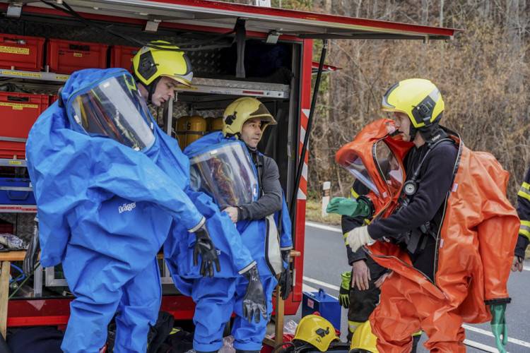 FOTOGALERIE: Rozsáhlé taktické cvičení prověřila schopnosti záchranných složek u havárie cisterny