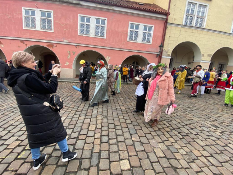 FOTOGALERIE: Masopustní průvod masek na Hradčanech