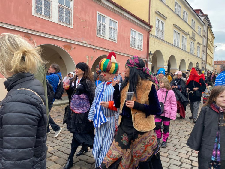FOTOGALERIE: Masopustní průvod masek na Hradčanech