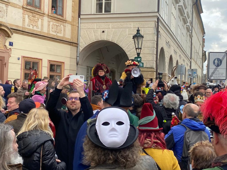 FOTOGALERIE: Masopustní průvod masek na Hradčanech