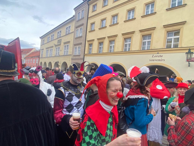 FOTOGALERIE: Masopustní průvod masek na Hradčanech