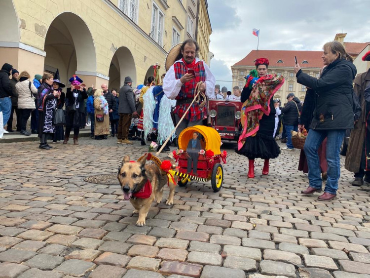 FOTOGALERIE: Masopustní průvod masek na Hradčanech
