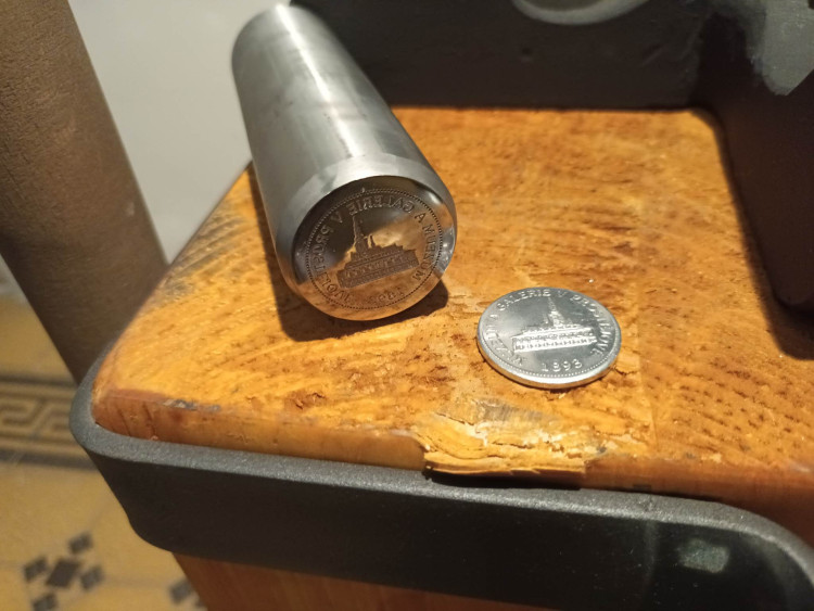 FOTOGALERIE: Jak se razí pamětní mince