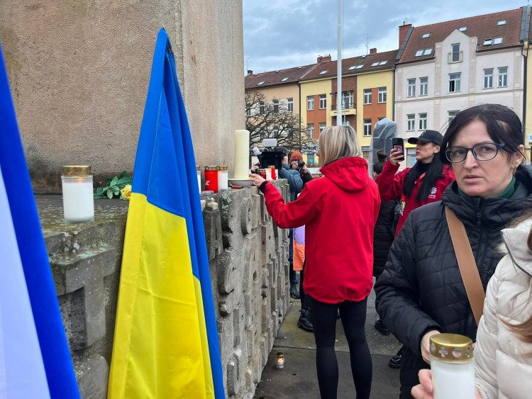 GALERIE: Uctění památky obětí války na Ukrajině v Hradci Králové
