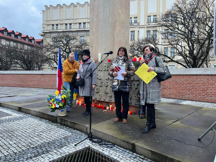 GALERIE: Uctění památky obětí války na Ukrajině v Hradci Králové