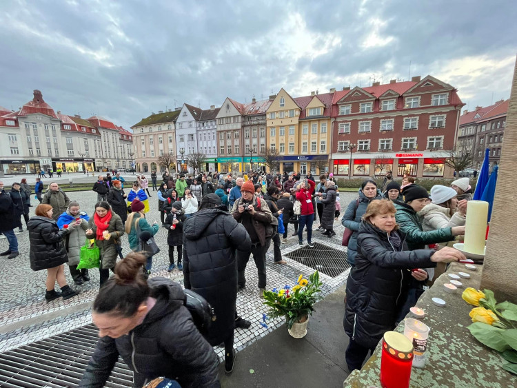 GALERIE: Uctění památky obětí války na Ukrajině v Hradci Králové