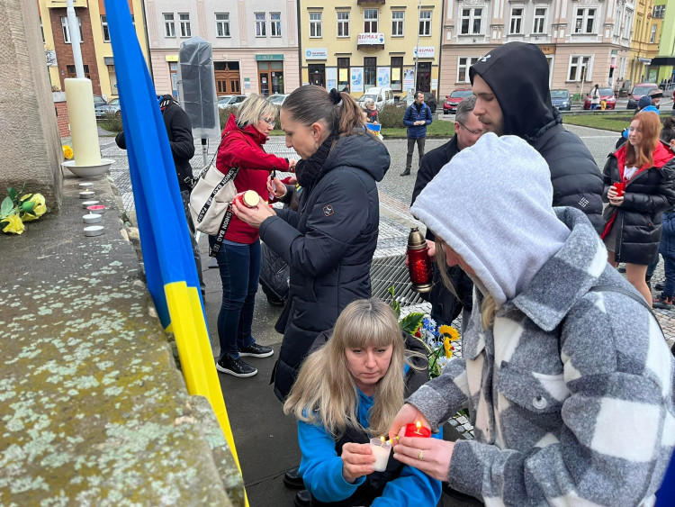 GALERIE: Uctění památky obětí války na Ukrajině v Hradci Králové