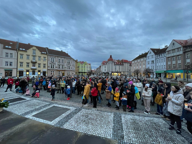 GALERIE: Uctění památky obětí války na Ukrajině v Hradci Králové