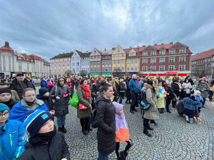 GALERIE: Uctění památky obětí války na Ukrajině v Hradci Králové