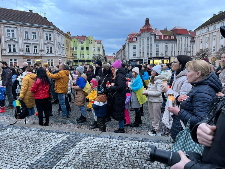 GALERIE: Uctění památky obětí války na Ukrajině v Hradci Králové