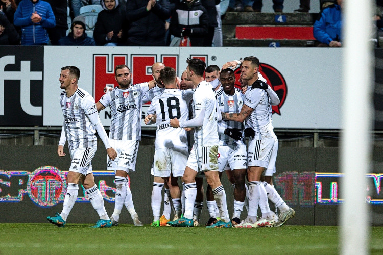 Fotbalová senzace. Dynamo obralo o všechny body Slavii, doma rozhodl Adediran