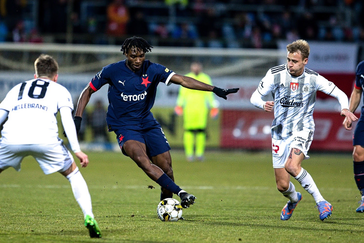 Fotbalová senzace. Dynamo obralo o všechny body Slavii, doma rozhodl Adediran