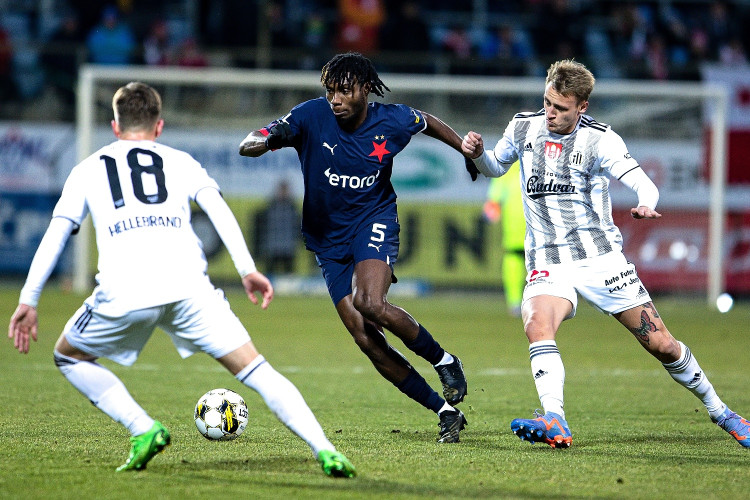 Fotbalová senzace. Dynamo obralo o všechny body Slavii, doma rozhodl Adediran