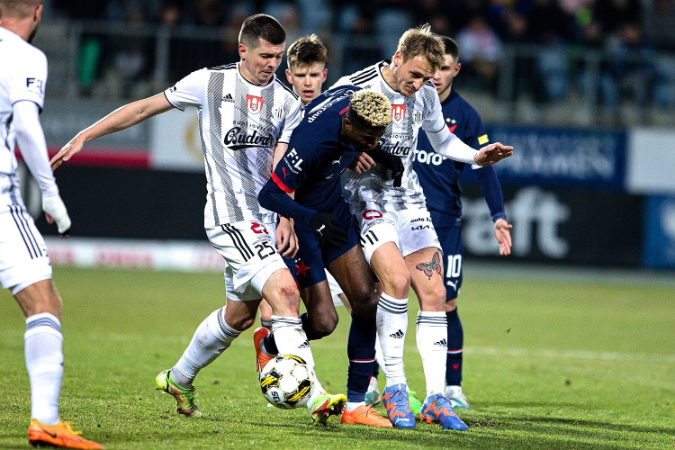 Fotbalová senzace. Dynamo obralo o všechny body Slavii, doma rozhodl Adediran