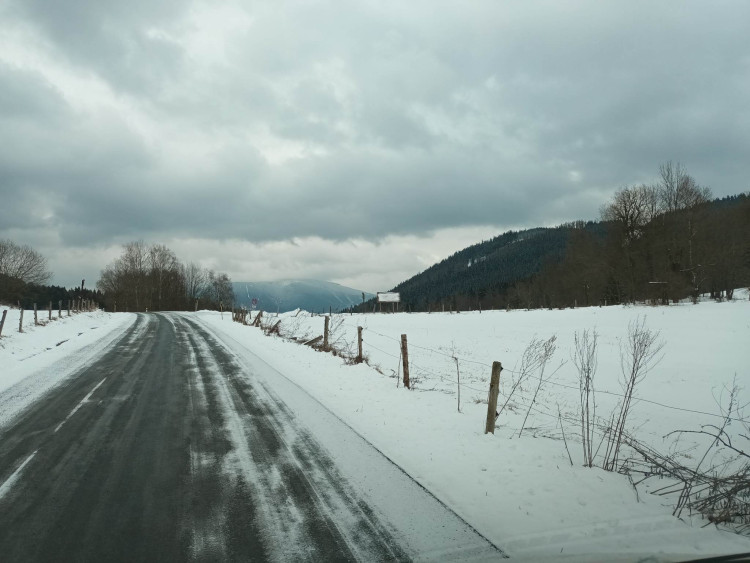 FOTOGALERIE: Jeseníky lákají na jarní lyžování, volné sjezdovky a výlety