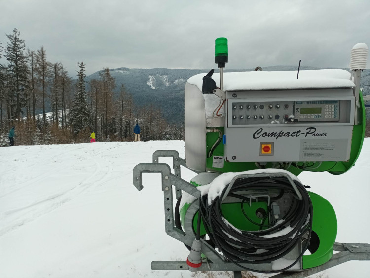 FOTOGALERIE: Jeseníky lákají na jarní lyžování, volné sjezdovky a výlety