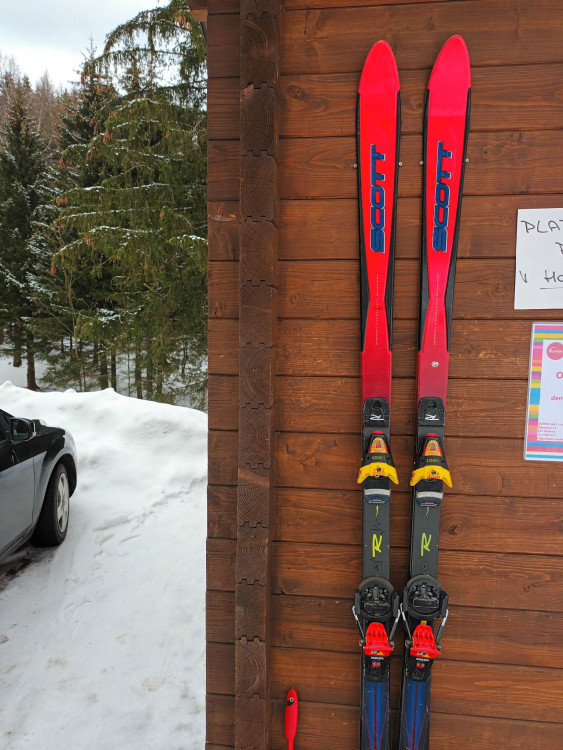 FOTOGALERIE: Jeseníky lákají na jarní lyžování, volné sjezdovky a výlety