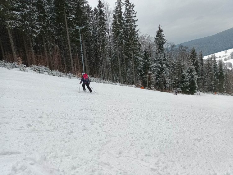 FOTOGALERIE: Jeseníky lákají na jarní lyžování, volné sjezdovky a výlety