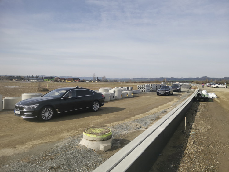 FOTOGALERIE: U Postřelmova pokračuje výstavba klíčové obchvatu Bludova