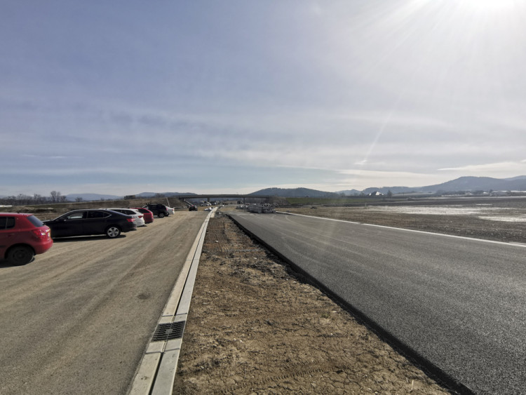 FOTOGALERIE: U Postřelmova pokračuje výstavba klíčové obchvatu Bludova