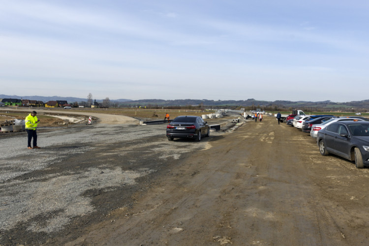 FOTOGALERIE: U Postřelmova pokračuje výstavba klíčové obchvatu Bludova