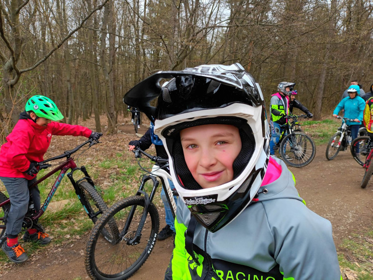 FOTOGALERIE: Plumlovské traily si oblíbili i mladí bikeři