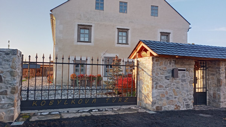 38-tvrz-kobylku-v-podoli