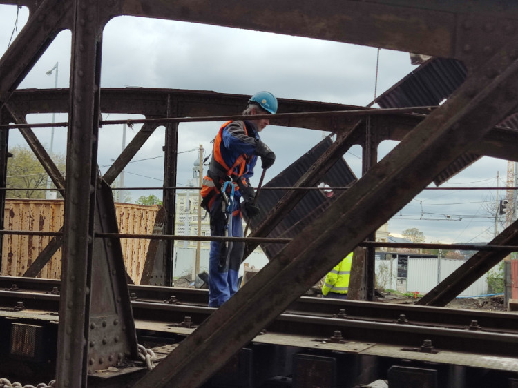 FOTOGALERIE: Ikonický most z Výstaviště putuje do muzea. Modernizace omezí i provoz legendárního stánku