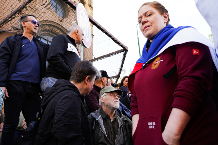 FOTOGALERIE: Na Václavském náměstí se sešly tisíce lidí, požadují demisi vlády