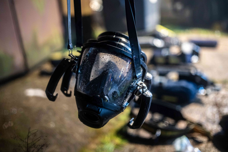 GALERIE: Požár garáží v areálu čistírny v Náchodě