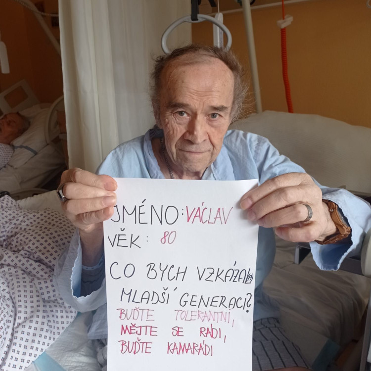 FOTOGALERIE: Senioři poslali vzkaz mladé generaci