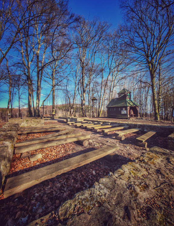 FOTOGALERIE: Cimburk a nenáročný okruh lesem plný zajímavých míst