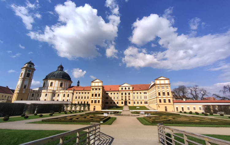 Park u zámku v Jaroměřicích nad Rokytnou