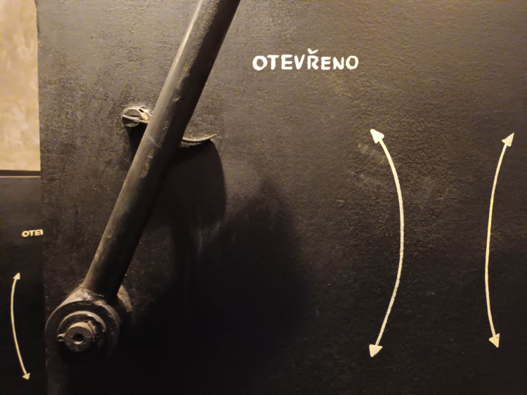 FOTOGALERIE: Dekontaminační komory, filtrace vzduchu, sociální zázemí