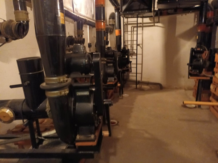 FOTOGALERIE: Dekontaminační komory, filtrace vzduchu, sociální zázemí