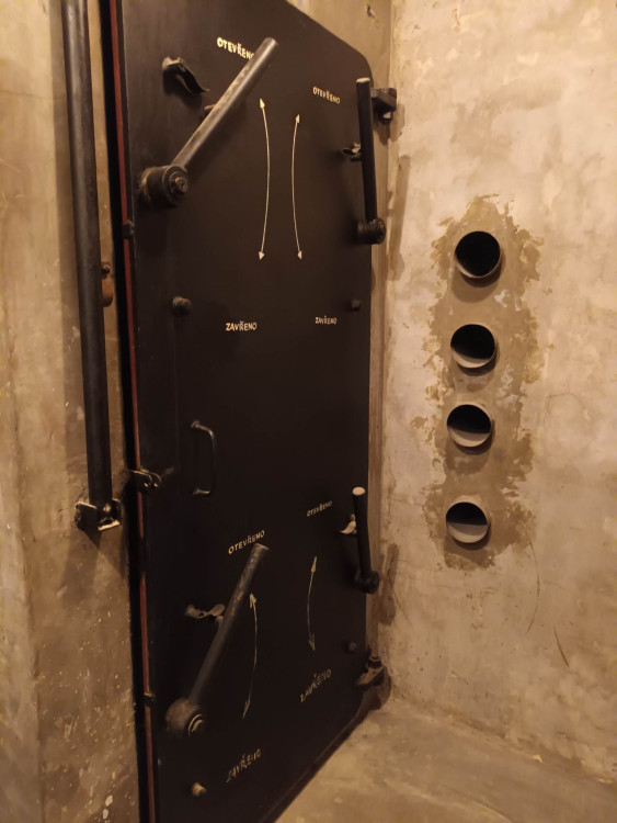 FOTOGALERIE: Dekontaminační komory, filtrace vzduchu, sociální zázemí