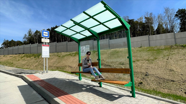 FOTOGALERIE: Lavička Pata a Mata prošla úpravou