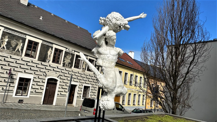 FOTOGALERIE: Sochy v ulicích