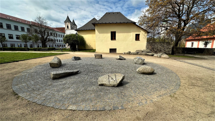FOTOGALERIE: Sochy v ulicích