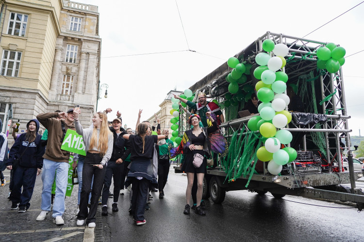 FOTOGALERIE: Prahou prošel Majálesový průvod