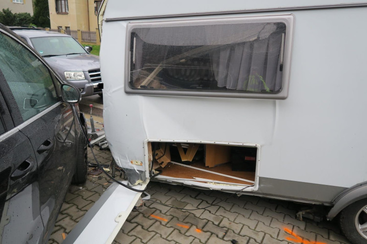 Autu se za jízdy odpojil přívěs