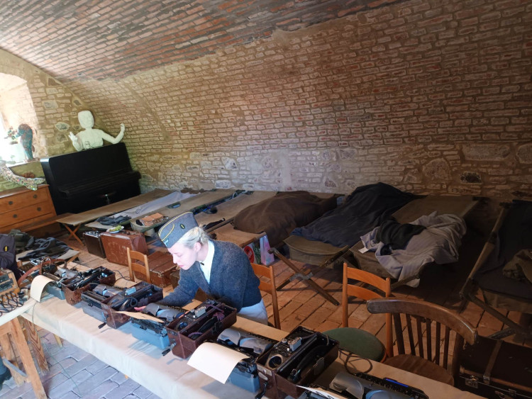 FOTOGALERIE: Zámek obsadily děti a kluby vojenské historie