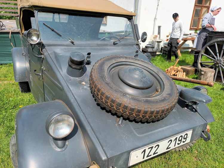 FOTOGALERIE: Zámek obsadily děti a kluby vojenské historie