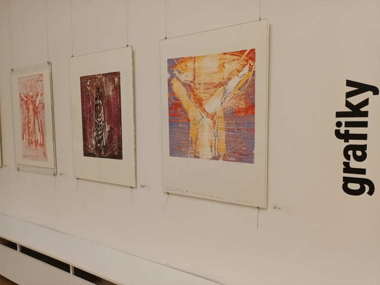 FOTOGALERIE: Vitráže a grafiky Jana Jemelky