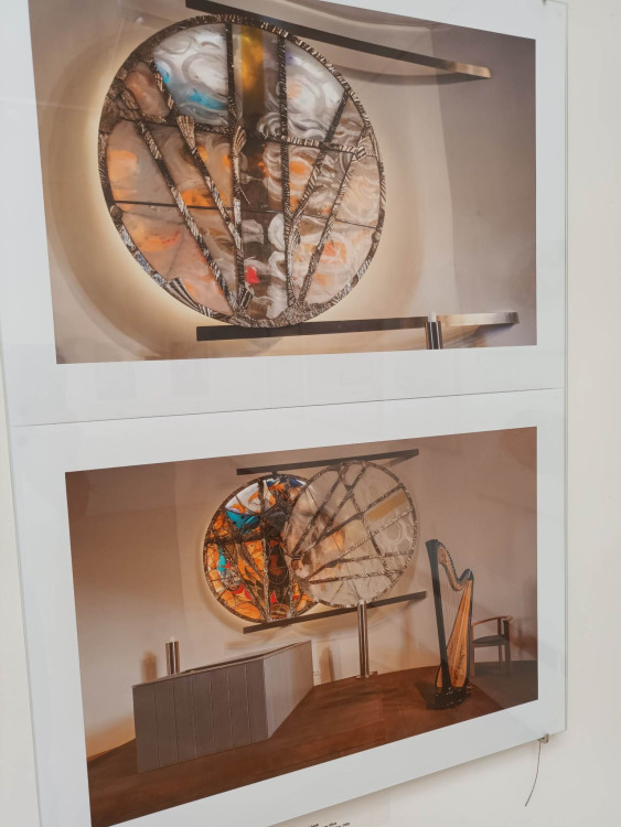 FOTOGALERIE: Vitráže a grafiky Jana Jemelky