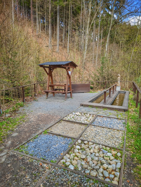 FOTOGALERIE: Bukovka stojí v malebné přírodě